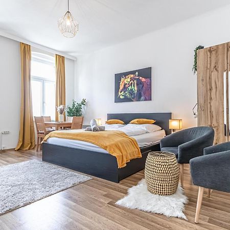 Explore Vienna: 1Br Retreat Near Westbahnhof エクステリア 写真