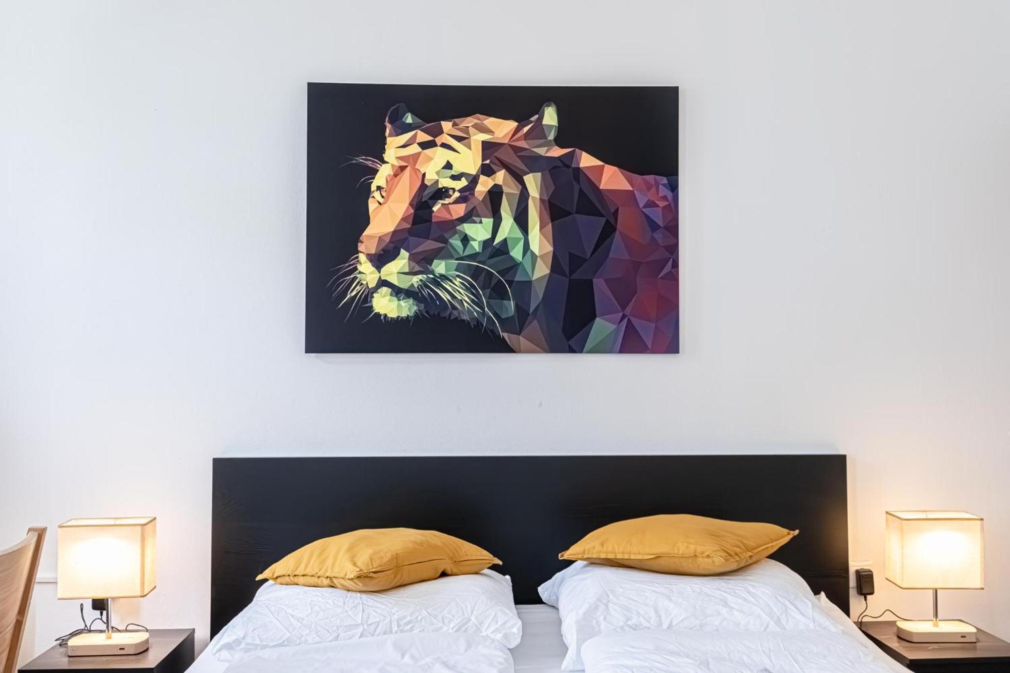 Explore Vienna: 1Br Retreat Near Westbahnhof エクステリア 写真