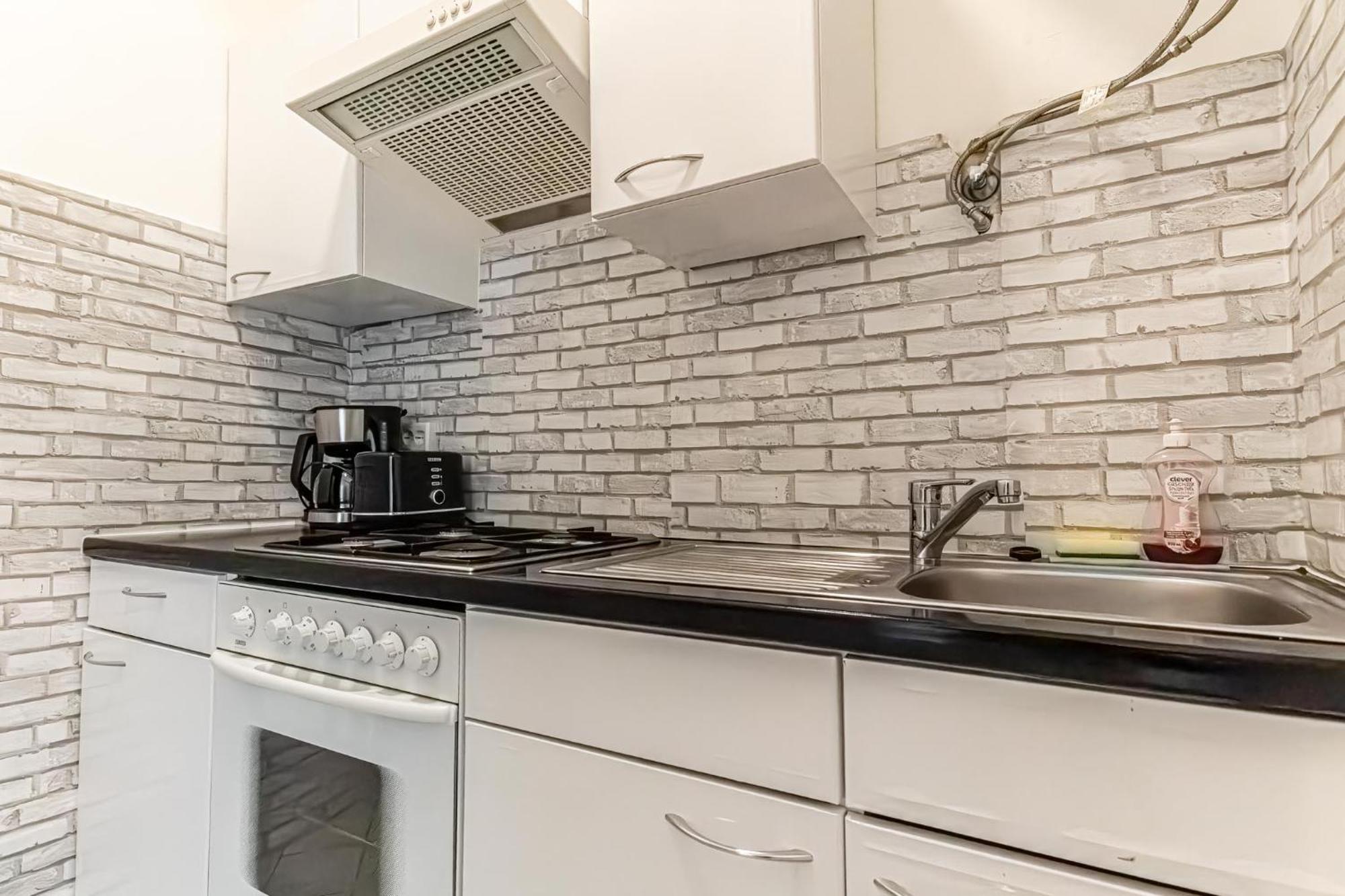 Explore Vienna: 1Br Retreat Near Westbahnhof エクステリア 写真