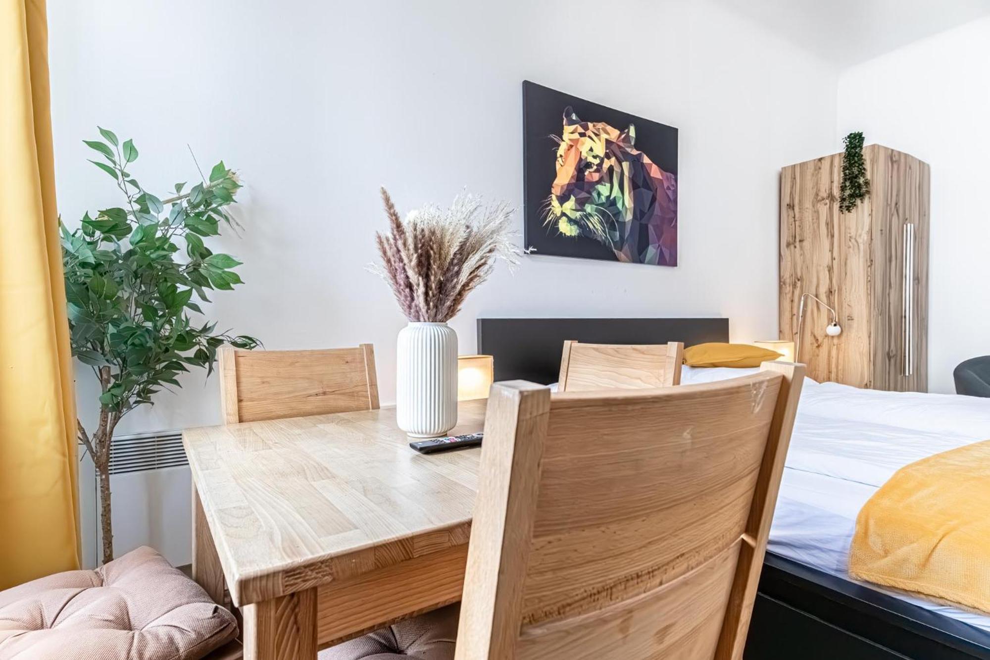 Explore Vienna: 1Br Retreat Near Westbahnhof エクステリア 写真